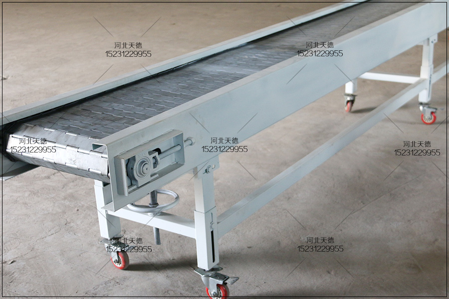 鏈板輸送機(jī)